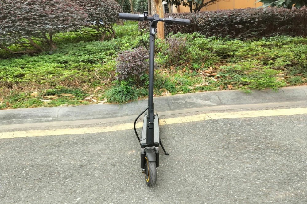 FREEBOY J05 city electric scooter outdoor real environment product shot