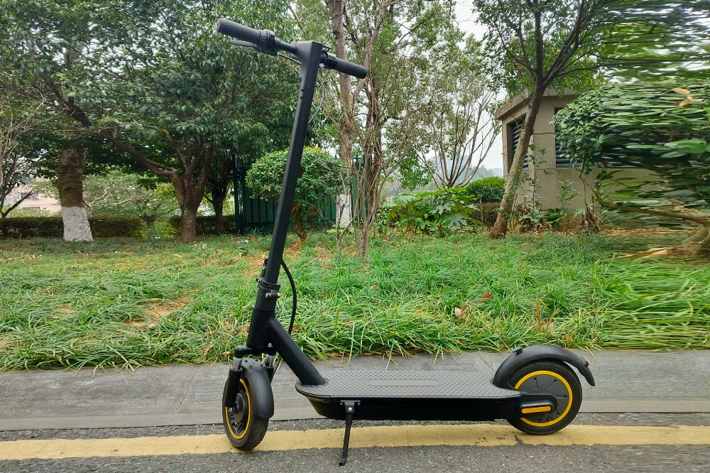 FREEBOY J05 commuter electric scooter outdoor pavement live shooting photo